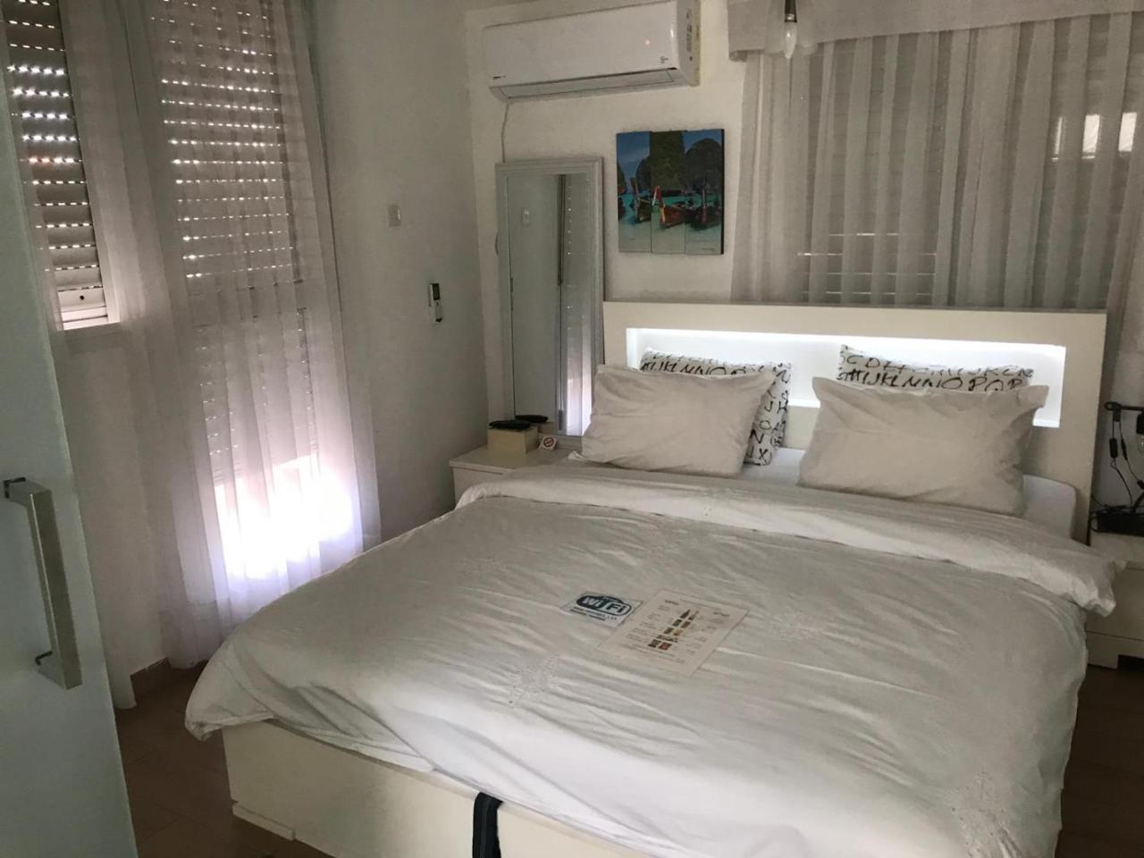 Ferienwohnung Charming Unit With Pool And Great Amenities Rischon LeZion Exterior foto